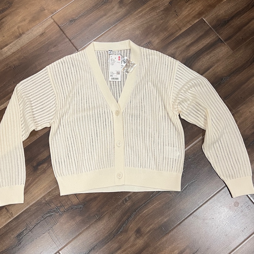 NWT Uniqlo White Cardigan